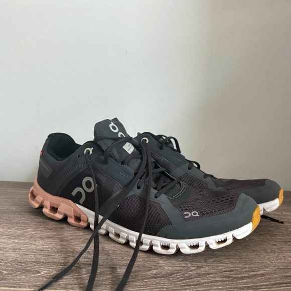 Shoes - On Running Cloudflow Women’s Size 8.5 FVN-PI Rock Rose Cloudtec Helion